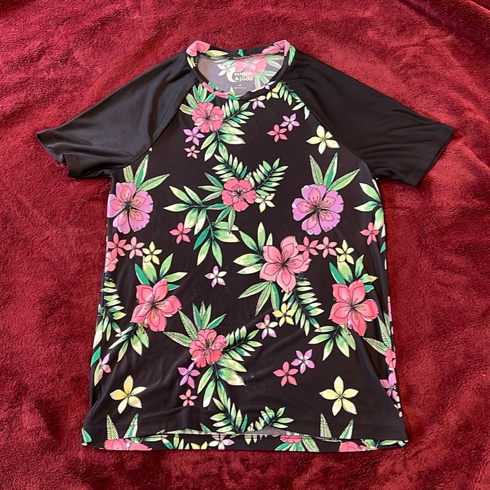 Sugar and Jade, Rashguard very light on the skin